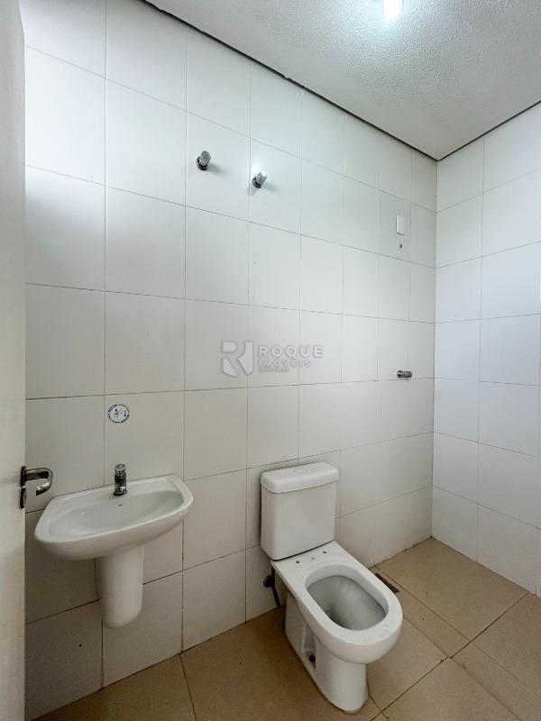Casa Comercial para aluguel no bairro Vila Claudia: WC fundo 