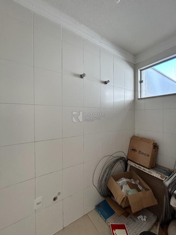 Casa Comercial para aluguel no bairro Vila Claudia: Despensa fundo 