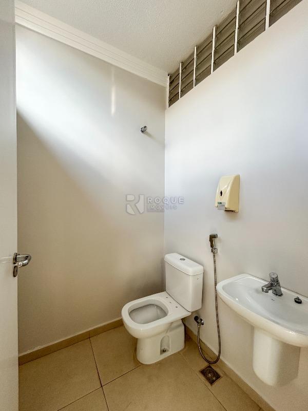 Casa Comercial para aluguel no bairro Vila Claudia: WC sala 4