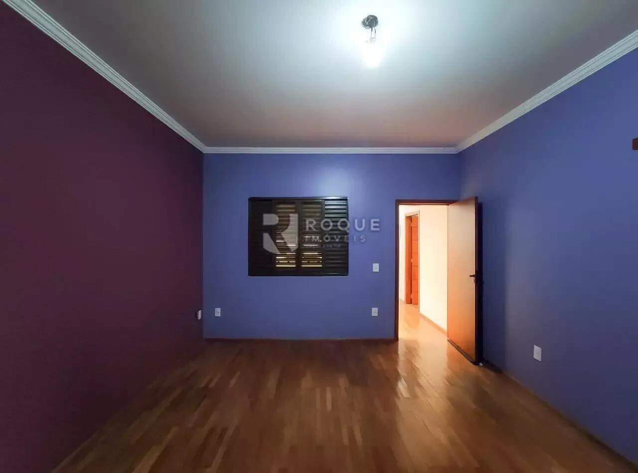 Casa Residencial à venda no bairro Jardim Santa Adélia: SUÍTE