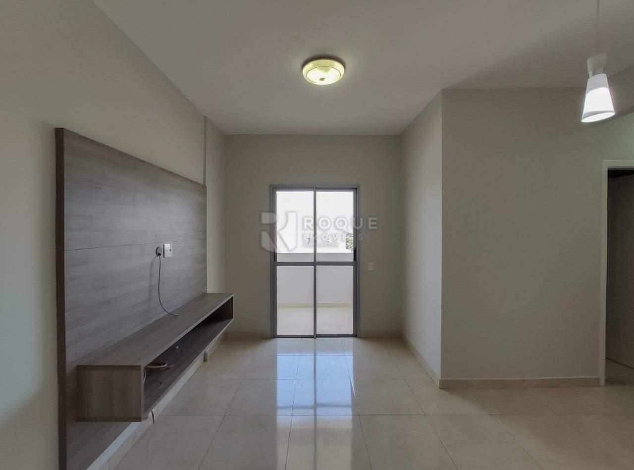 Apartamento para aluguel no bairro Chácaras Antonieta: Sala 