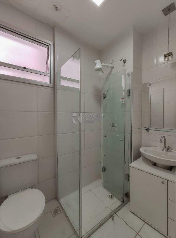 Apartamento para aluguel no bairro Chácaras Antonieta: WC suíte 