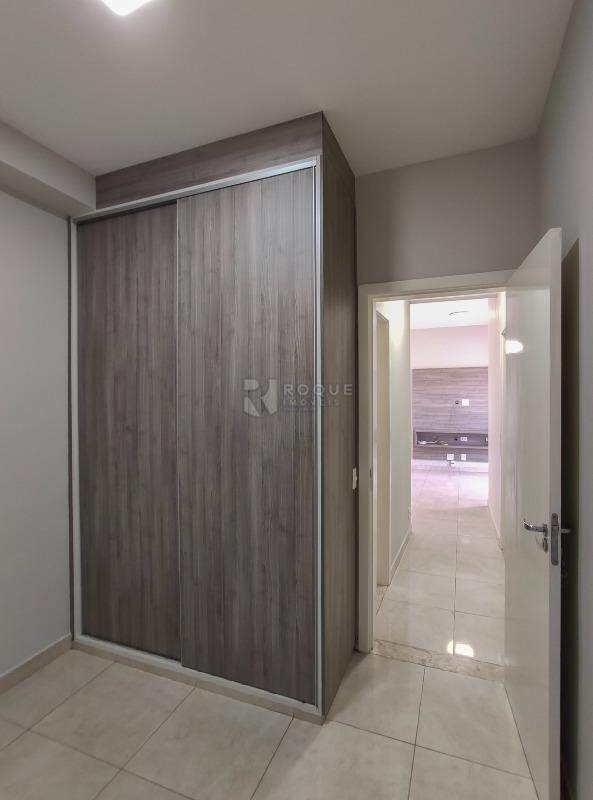 Apartamento para aluguel no bairro Chácaras Antonieta: Dormitório 3 suíte
