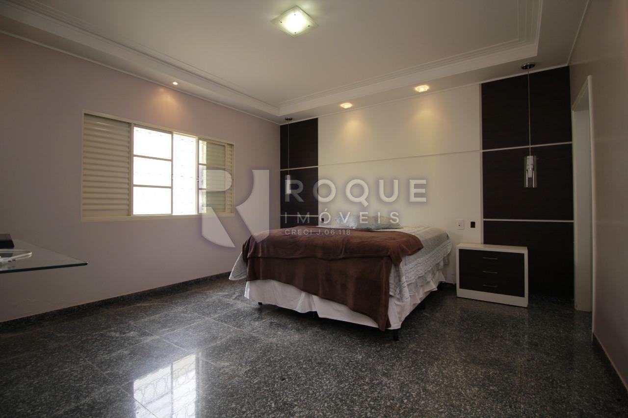 Casa Residencial à venda no bairro Vila Cristovam: Suíte Master