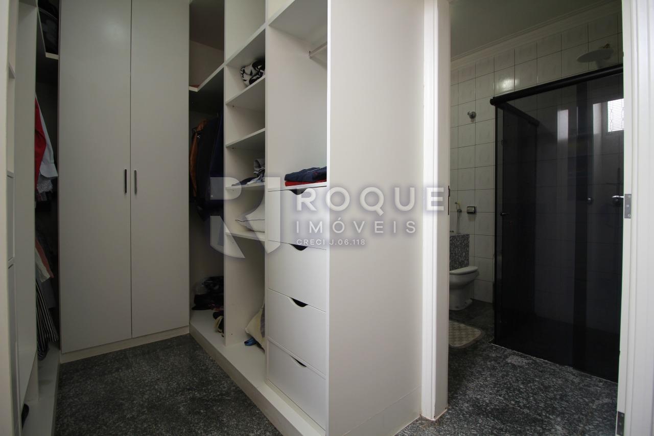 Casa Residencial à venda no bairro Vila Cristovam: Closet Suíte Master