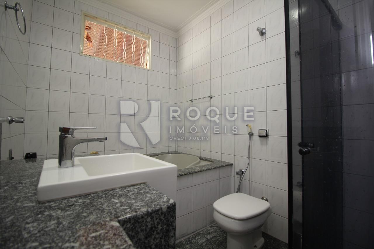 Casa Residencial à venda no bairro Vila Cristovam: Banheiro Suíte Master