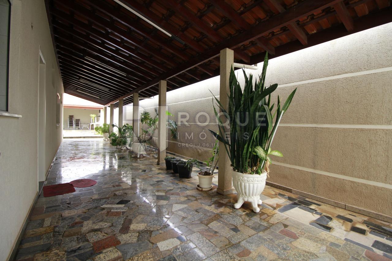 Casa Residencial à venda no bairro Vila Cristovam: Alpendre