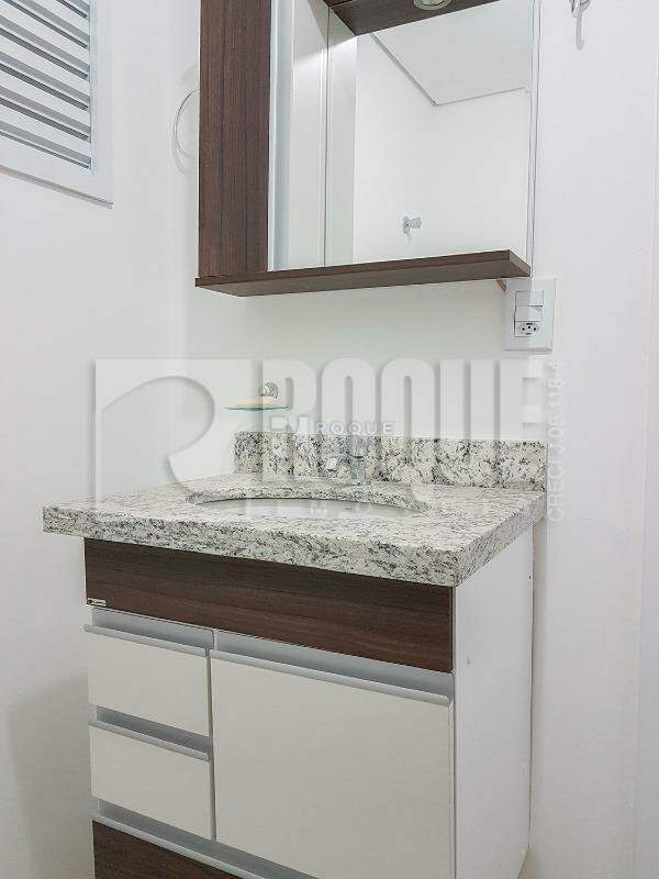 Apartamento para aluguel no bairro Chácaras Antonieta: WC