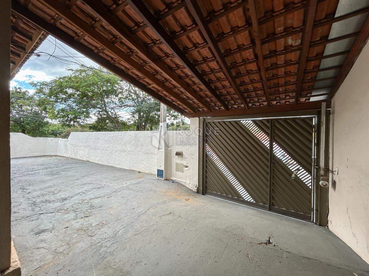 Casa Residencial para aluguel no bairro Vila Queiroz: Fachada 