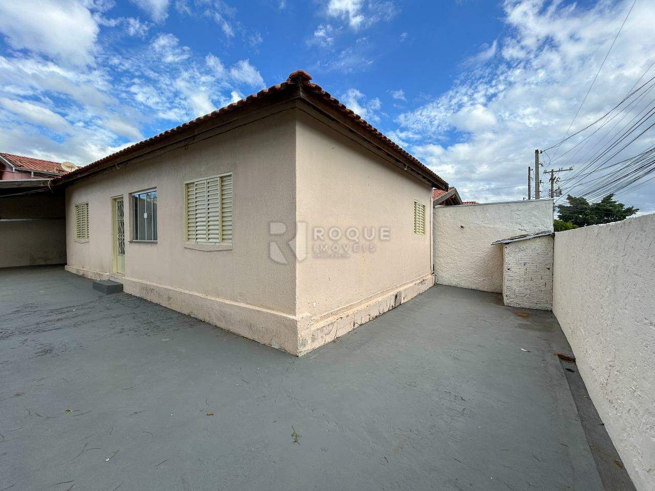 Casa Residencial para aluguel no bairro Vila Queiroz: Área externa 