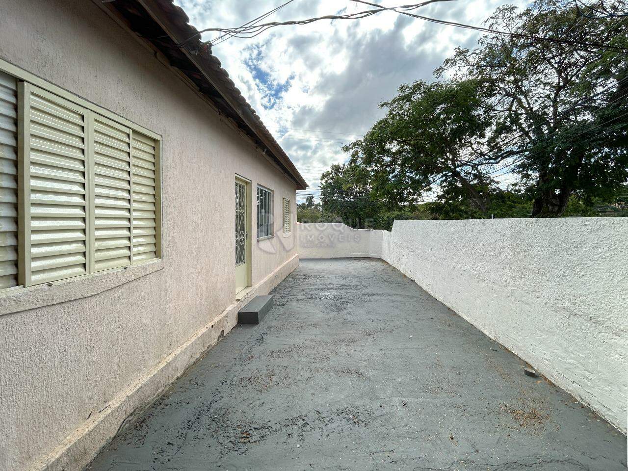 Casa Residencial para aluguel no bairro Vila Queiroz: Área externa 