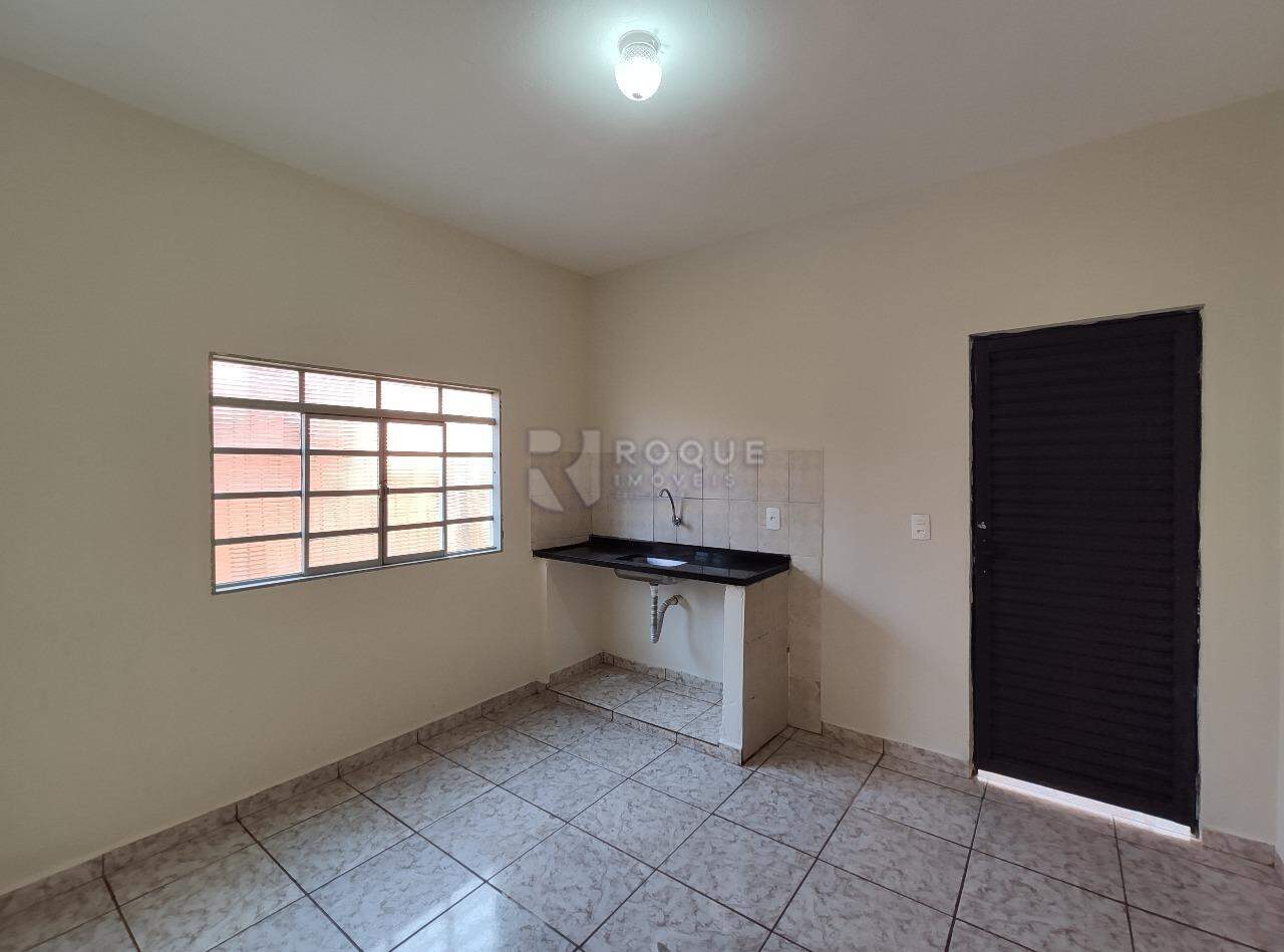 Casa Residencial para aluguel no bairro Parque Residencial Aeroporto: Cozinha