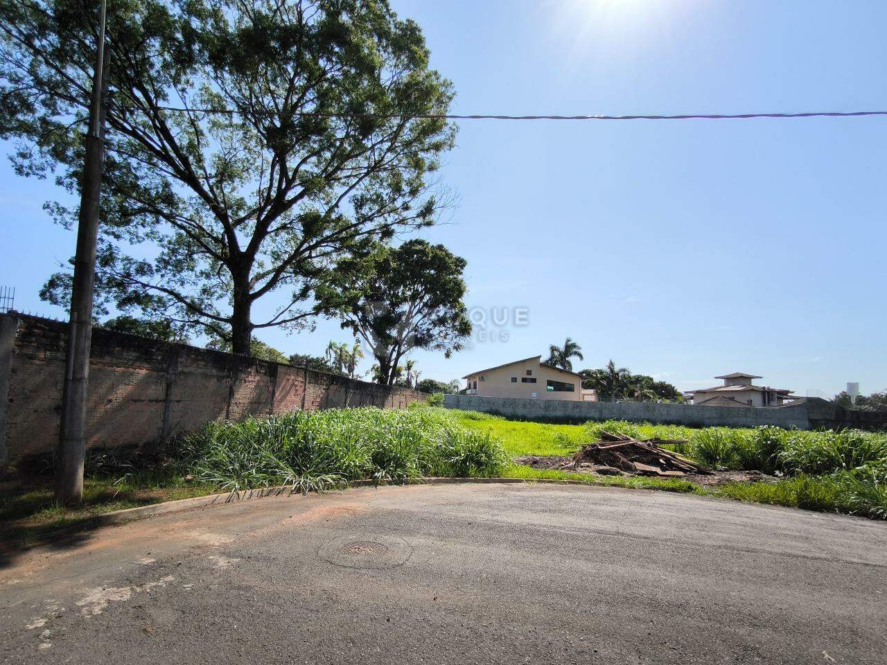 Terreno à venda no bairro Residencial Casalbuono: 