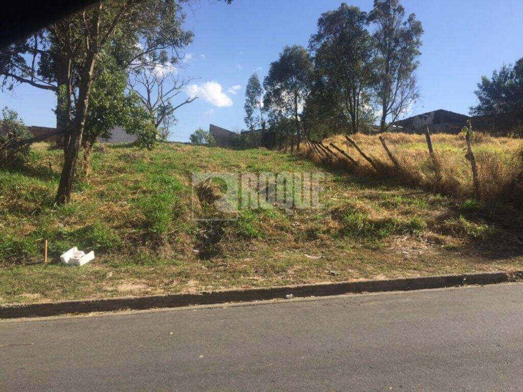 Terreno à venda no bairro Jardim Celina: 