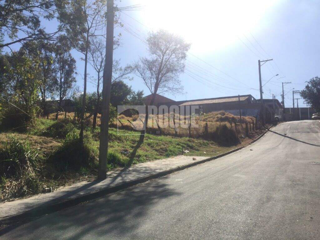 Terreno à venda no bairro Jardim Celina: 