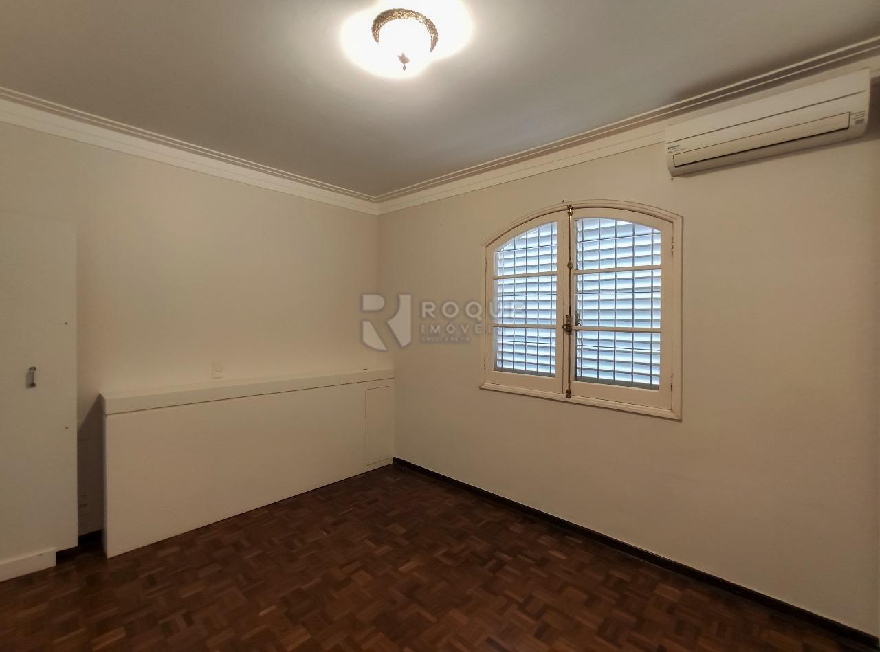 Casa Comercial para aluguel no bairro Jardim Mercedes: Dormitório 3 suíte 