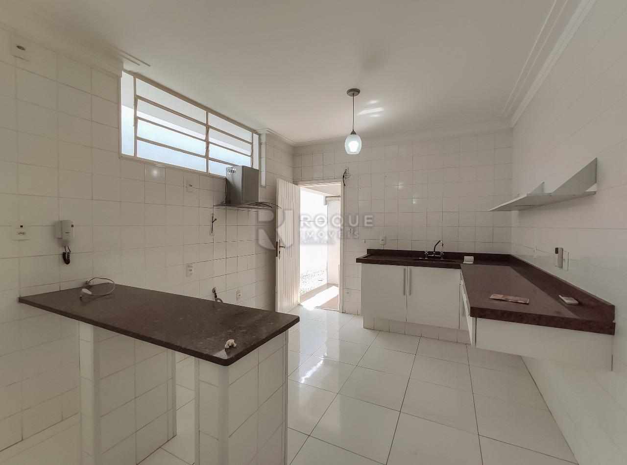 Casa Comercial para aluguel no bairro Jardim Mercedes: Cozinha 