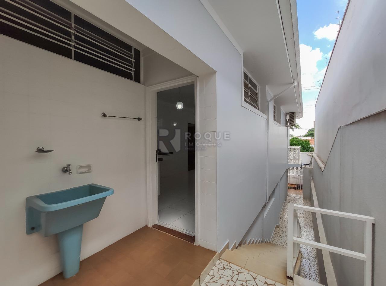 Casa Comercial para aluguel no bairro Jardim Mercedes: Área de serviço / corredor 