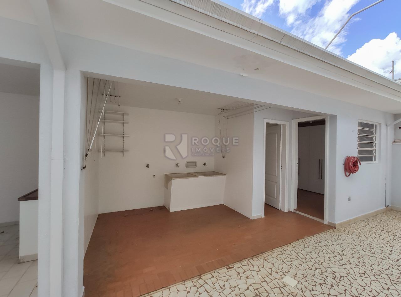 Casa Comercial para aluguel no bairro Jardim Mercedes: Fundo / área de serviço 2