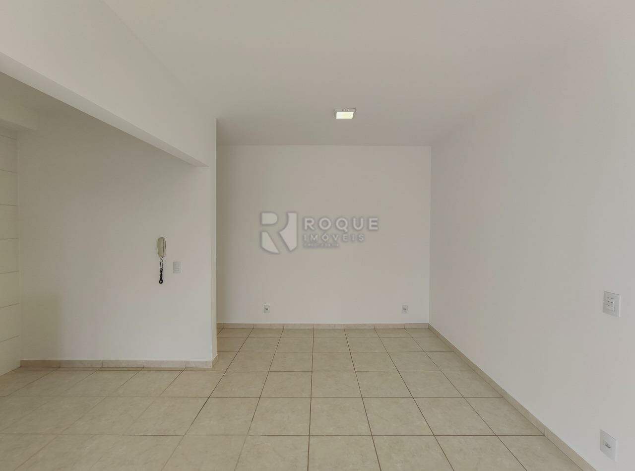 Apartamento para aluguel no bairro Chácaras Antonieta: Sala