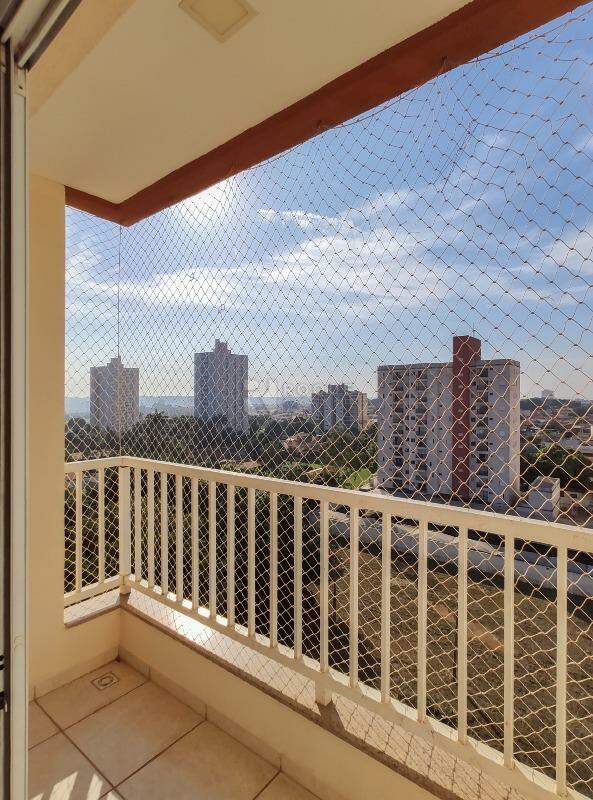 Apartamento para aluguel no bairro Chácaras Antonieta: Sacada 