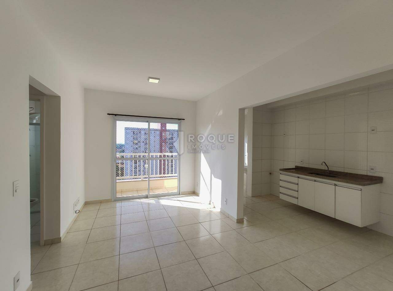 Apartamento para aluguel no bairro Chácaras Antonieta: Sala 