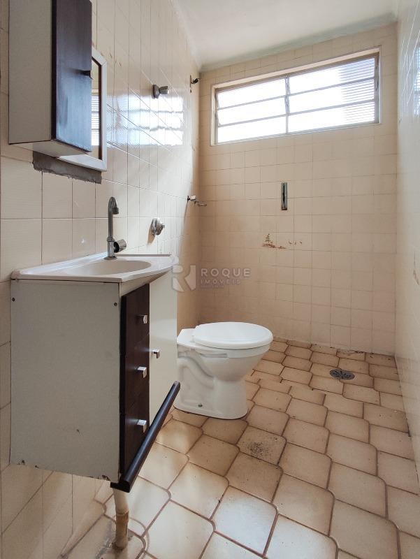 Casa Comercial à venda no bairro Vila Castelar: BANHEIRO SOCIAL