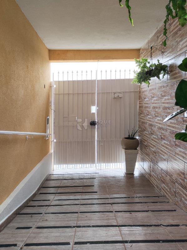 Casa Comercial à venda no bairro Vila Castelar: GARAGEM