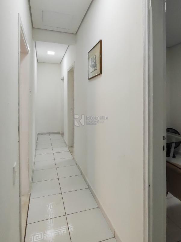 Casa Comercial à venda no bairro Vila Castelar: CORREDOR INTERNO