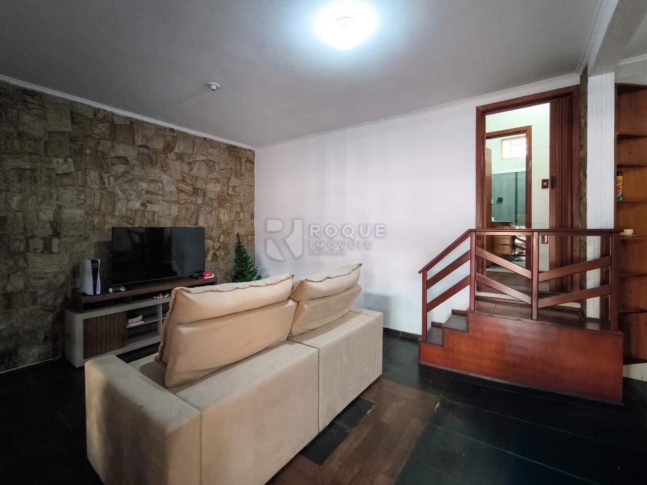 Casa em condomínio à venda no bairro Parque Egisto Ragazzo: SALA DE ESTAR