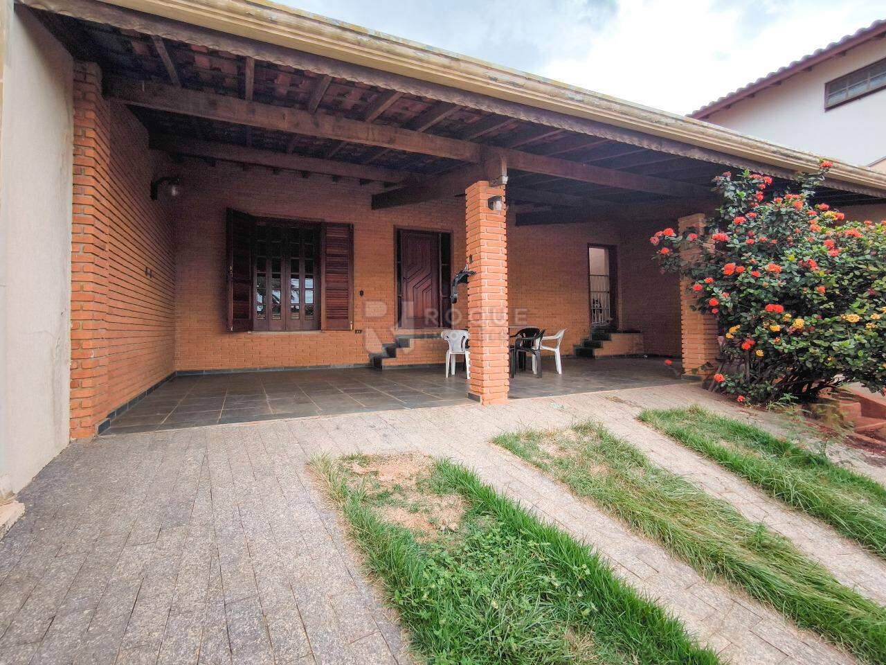 Casa em condomínio à venda no bairro Parque Egisto Ragazzo: FRENTE