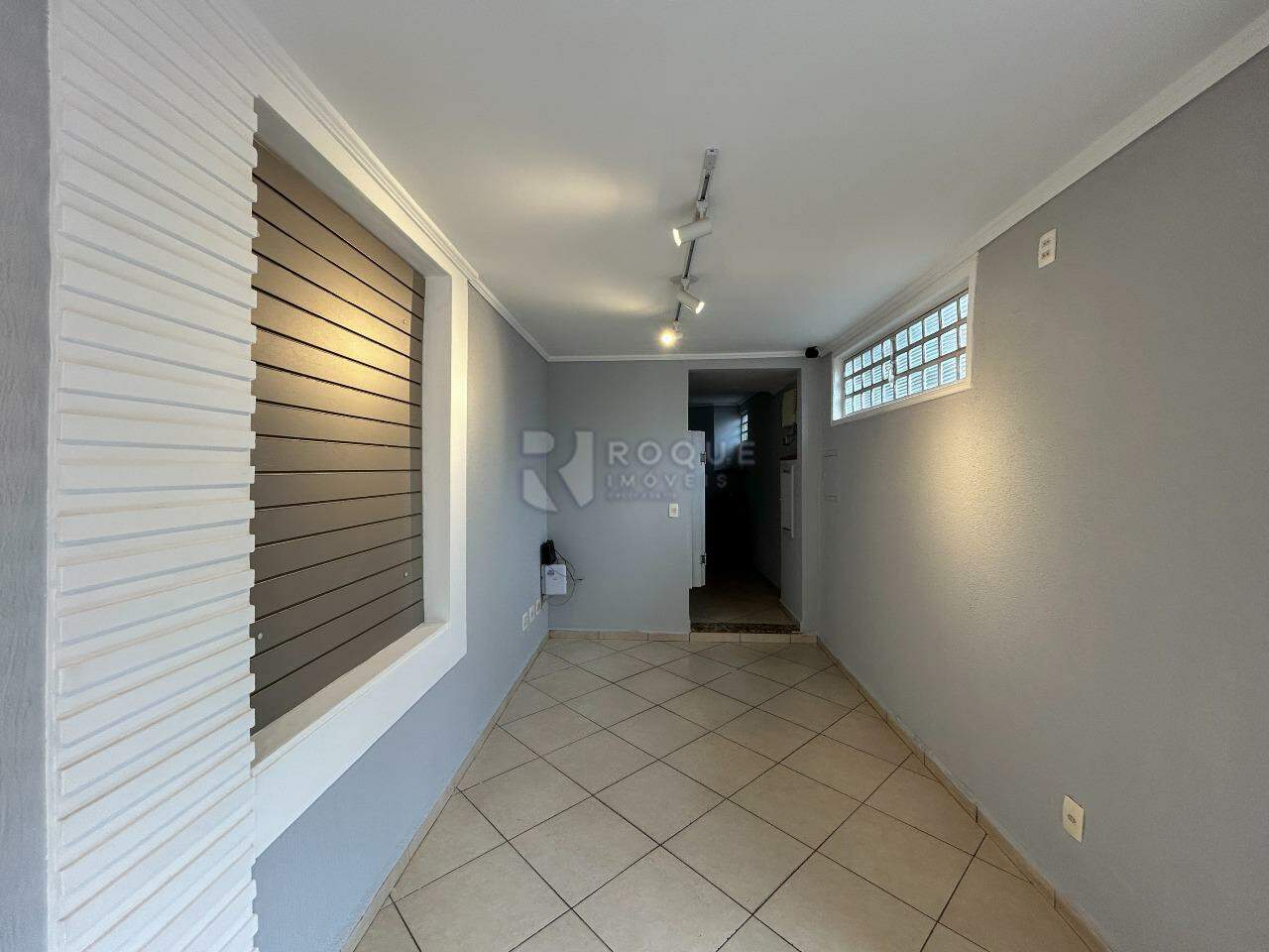 Loja para aluguel no bairro Vila São João: Sala 