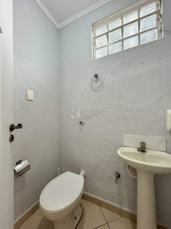 Loja para aluguel no bairro Vila São João: WC social 