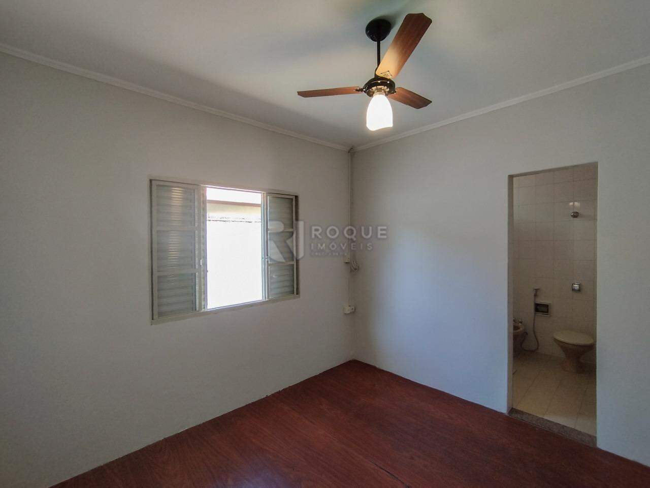 Casa Residencial para aluguel no bairro Vila Rocha: Dormitório 3 suíte