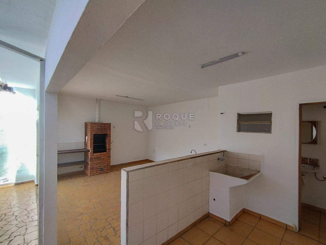 Casa Residencial para aluguel no bairro Vila Rocha: Área de serviço fundo 