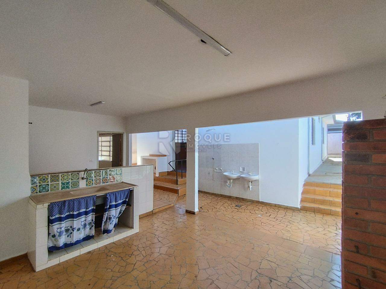 Casa Residencial para aluguel no bairro Vila Rocha: Fundo 