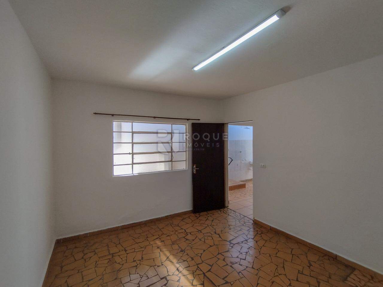 Casa Residencial para aluguel no bairro Vila Rocha: Dormitório fundo 