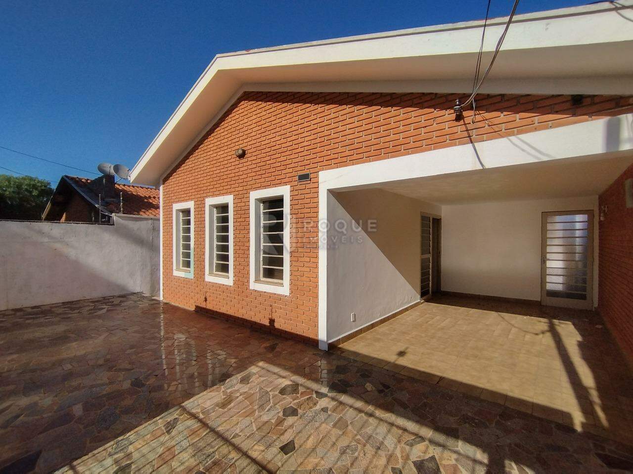 Casa Residencial para aluguel no bairro Vila Rocha: Frente 