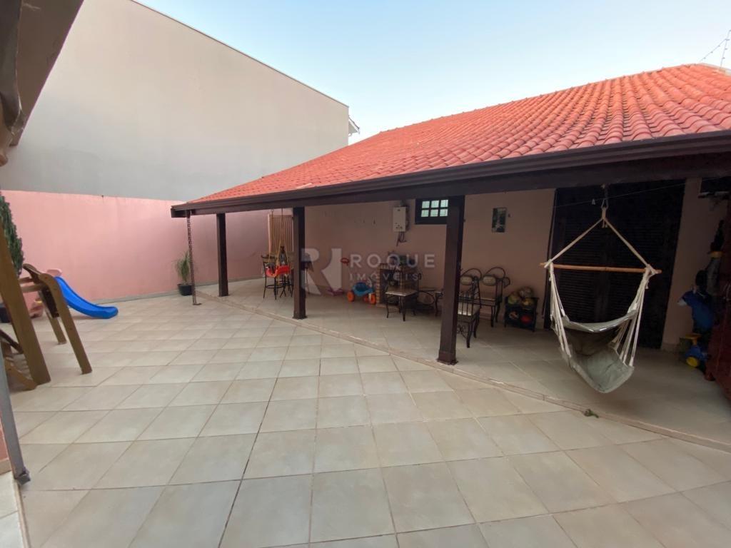 Casa Residencial à venda no bairro Jardim Rossi: FUNDOS