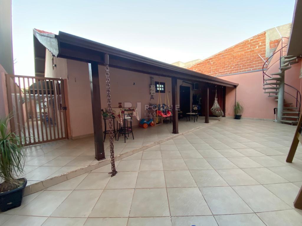 Casa Residencial à venda no bairro Jardim Rossi: FUNDOS 