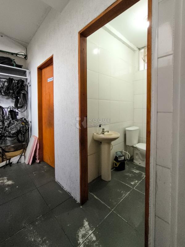 Barracão/Galpão à venda no bairro Jardim Ouro Verde: SANITÁRIO 2