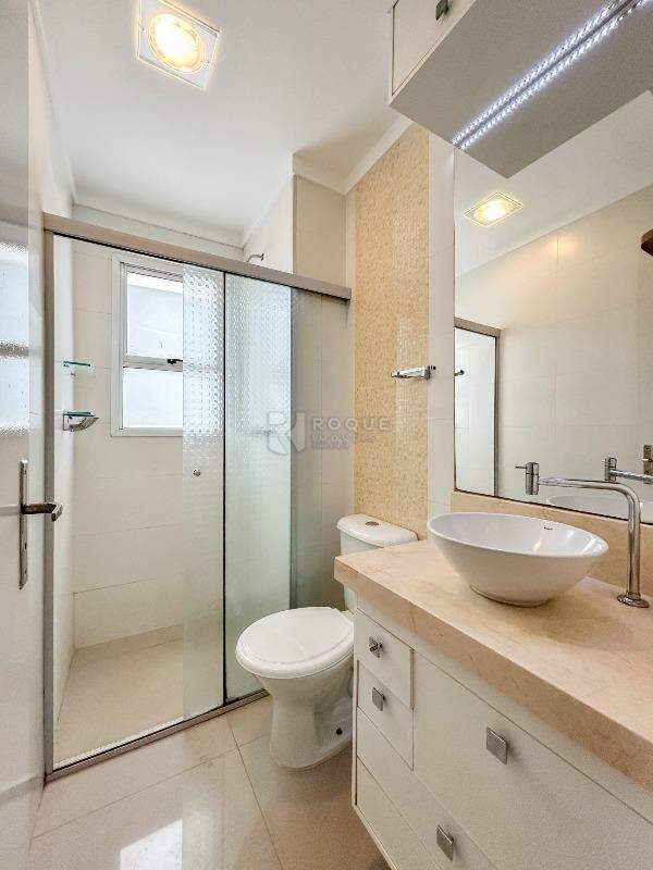 Apartamento para aluguel no bairro Vila Queiroz: WC social 