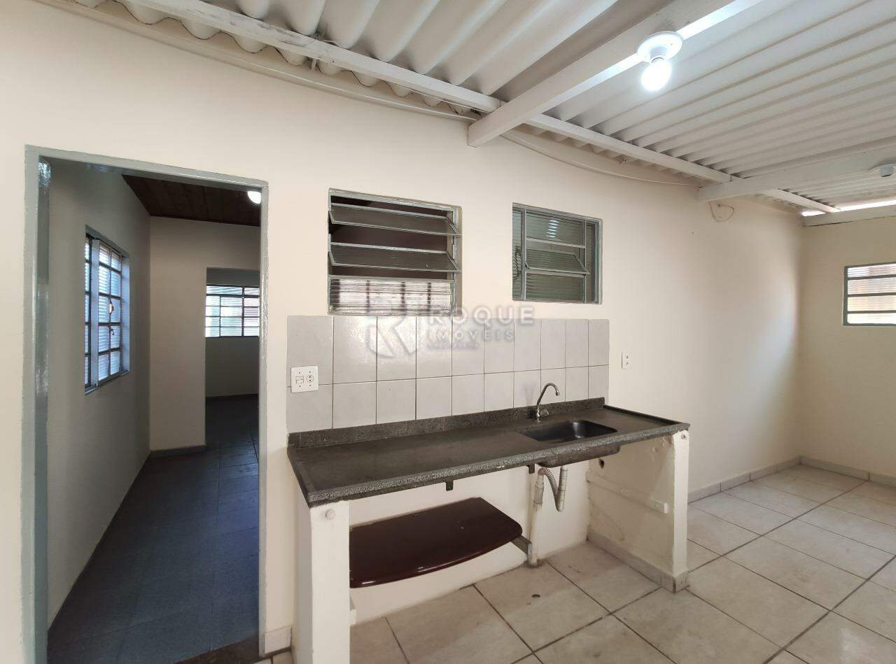 Casa Residencial para aluguel no bairro Parque Residencial Abílio Pedro: Cozinha