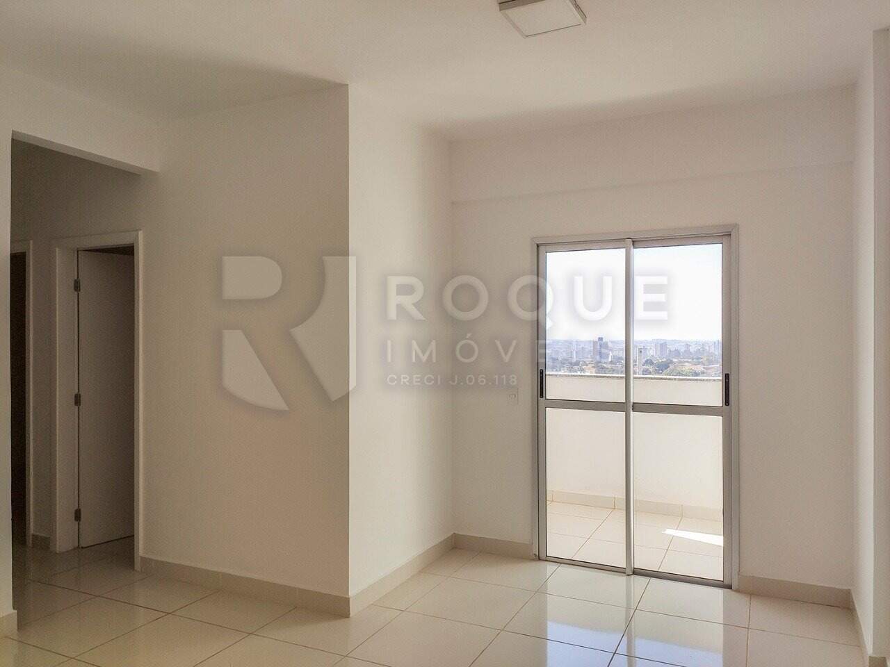 Apartamento para aluguel no bairro Chácaras Antonieta: Sala outra vista