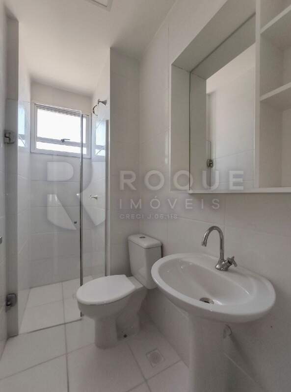 Apartamento para aluguel no bairro Chácaras Antonieta: WC suíte 