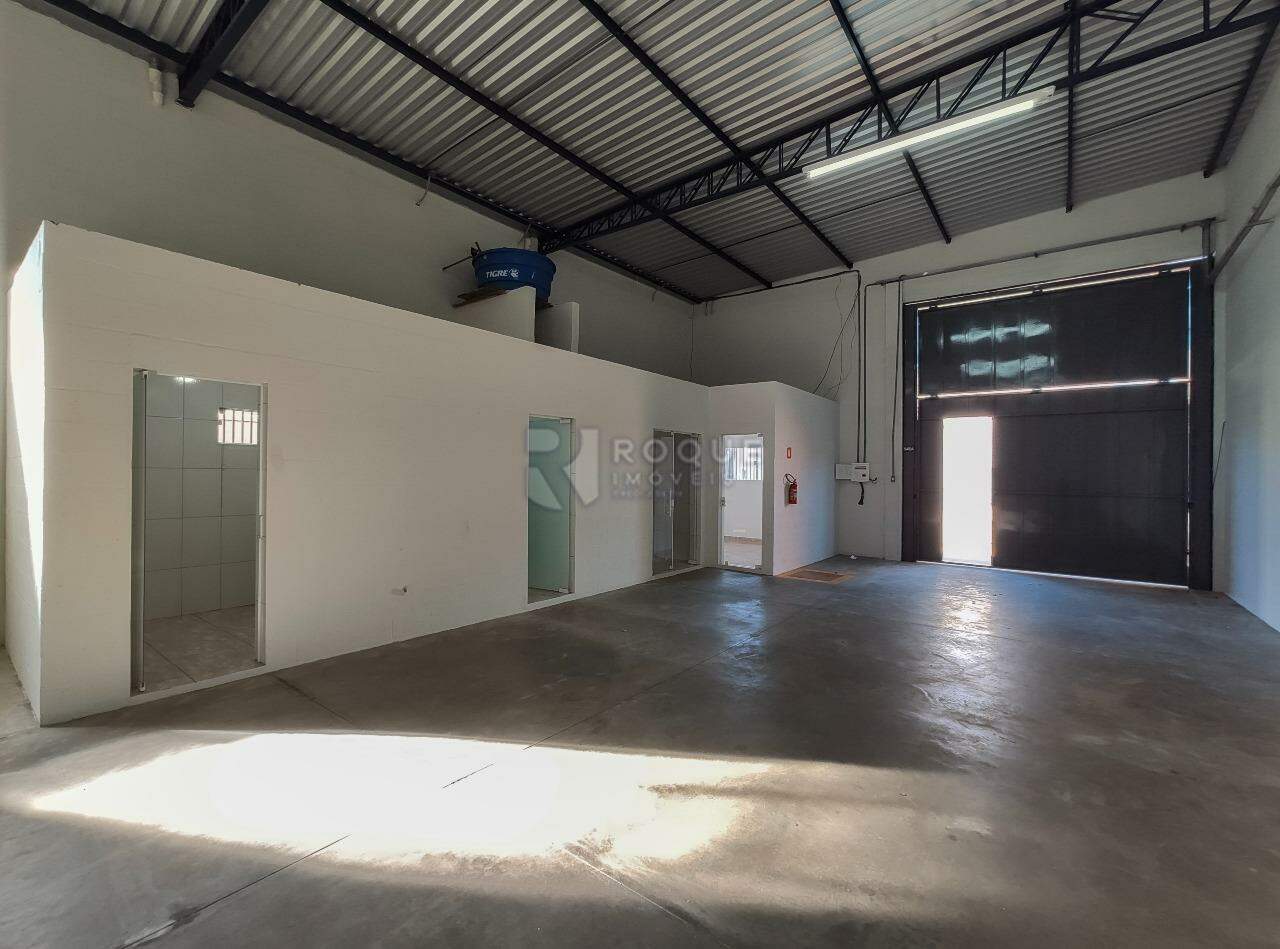 Barracão/Galpão para aluguel no bairro Distrito Industrial e Comercial Flamínio de Freitas Levy: Galpão 