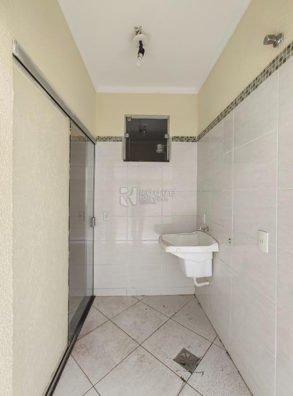 Casa Residencial para aluguel no bairro Jardim Residencial Regina Bastelli: Área de serviço 