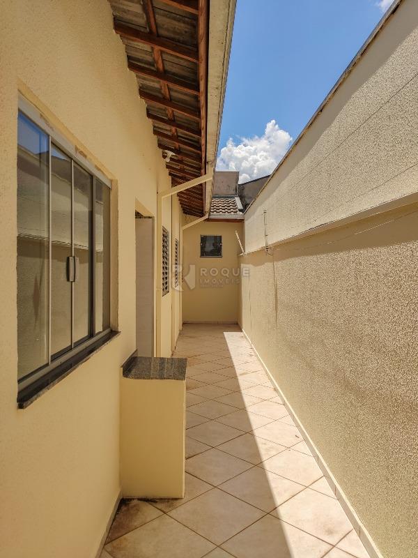 Casa Residencial para aluguel no bairro Jardim Residencial Regina Bastelli: Corredor 