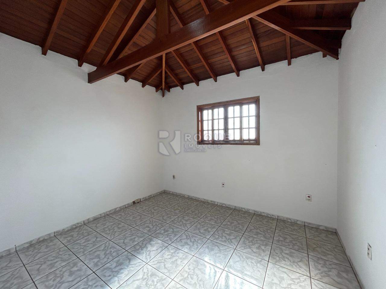 Salão para aluguel no bairro Bairro da Graminha: Sala segundo andar 