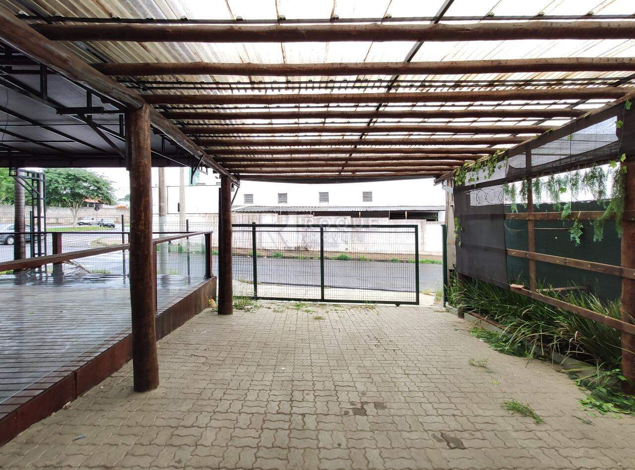 Salão para aluguel no bairro Bairro da Graminha: Área externa 
